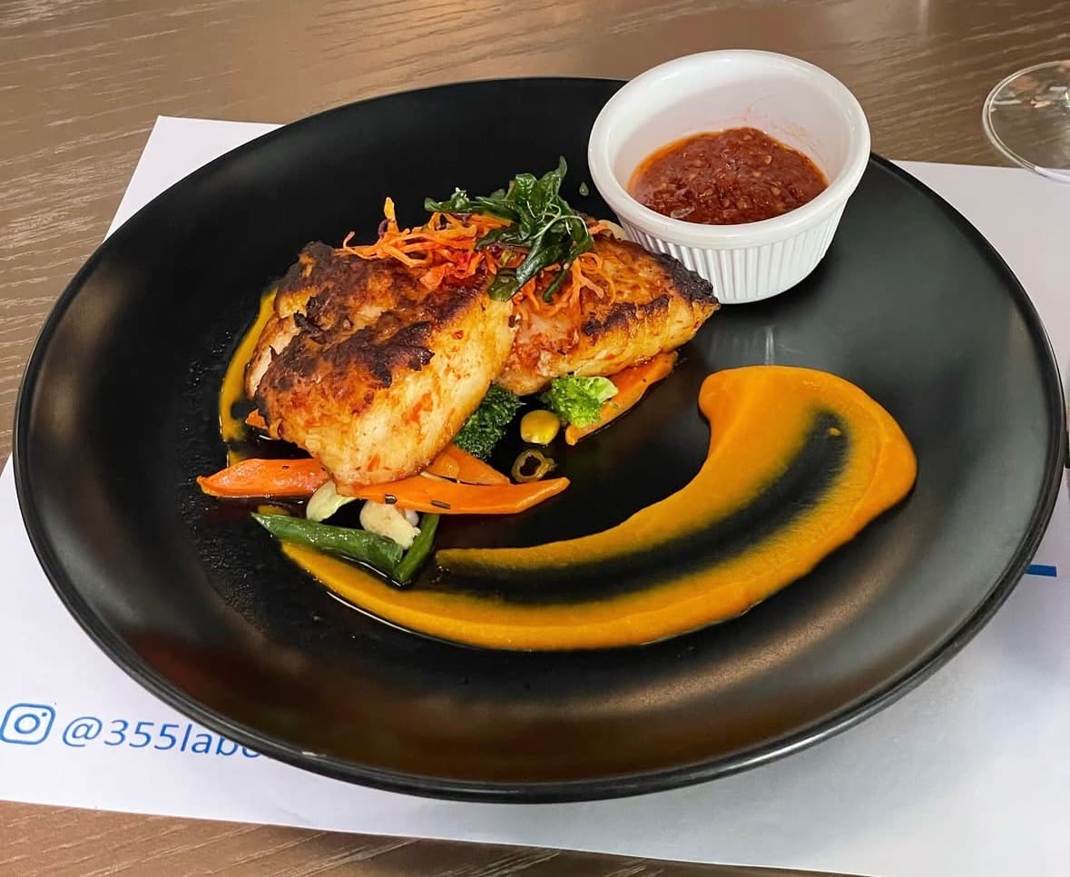 355 Restaurant and Lounge